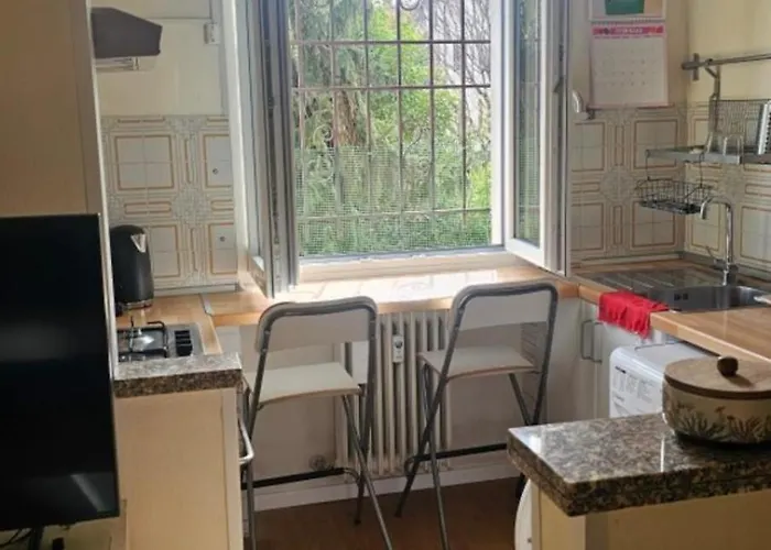 Giovanni's Urban Retreat *